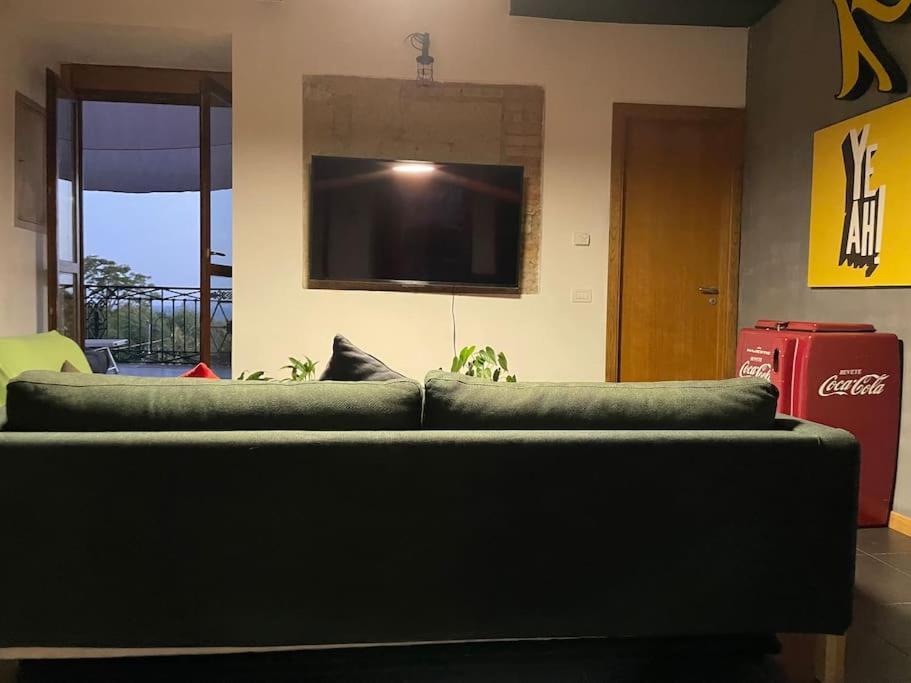 Kamyhouse Una Tranquilla Struttura Nel Verde Villa Наполи Екстериор снимка